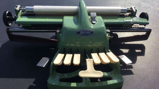 Eine Schreibmaschine für Blindenschrift